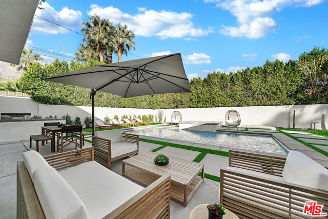 456 E Sonora Road, Palm Springs CA: https://media.crmls.org/mediaz/433f3f67-a150-4422-9c44-412c1466aecc.jpg