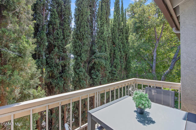 3109 E Hillcrest Drive, Westlake Village CA: https://media.crmls.org/mediaz/433fa51e-553f-4178-a7e0-62a43f882885.jpg