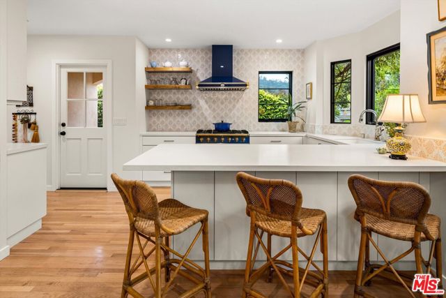 305 E Islay Street, Santa Barbara CA: https://media.crmls.org/mediaz/433fefe3-2d6a-4970-bf0d-074ac99b95b1.jpg