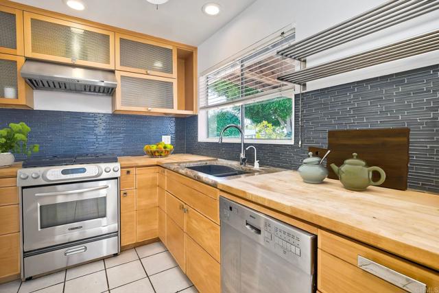 4549 Quailridge Drive, Oceanside CA: https://media.crmls.org/mediaz/43405b89-e842-45c5-90f7-8554d44bb21f.jpg