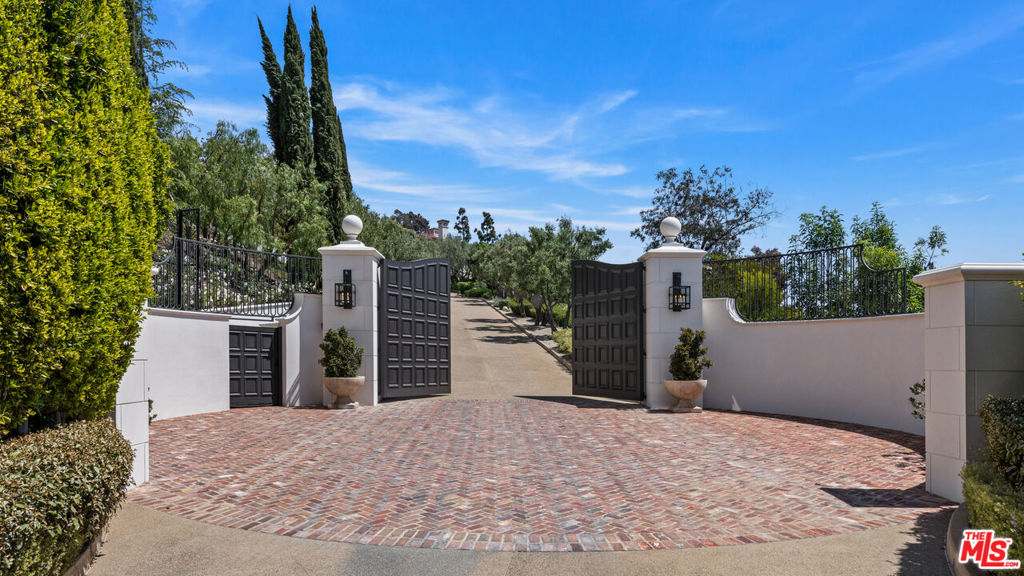 9904 Kip Drive