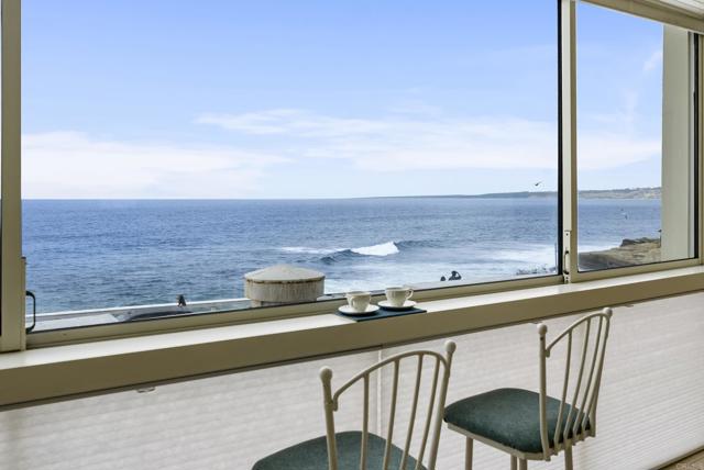 939 Coast Boulevard, La Jolla CA: https://media.crmls.org/mediaz/4340e8cd-805a-4b1e-b511-7928722a4085.jpg