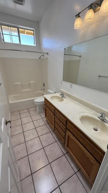 Detail Gallery Image 8 of 13 For 6003 Bonita Meadows Ln, Bonita,  CA 91902 - 3 Beds | 2 Baths