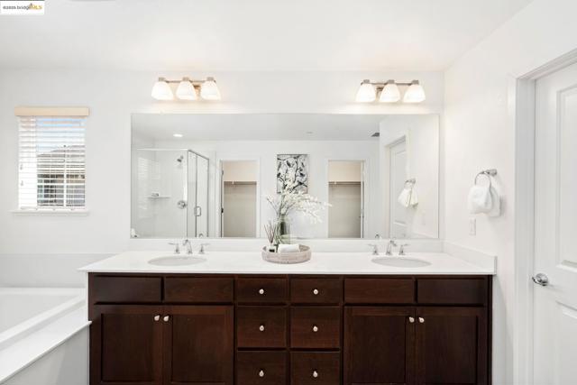 112 Willowrun Way, Oakley CA: https://media.crmls.org/mediaz/43413782-6b95-49e1-83a9-6570716a07bd.jpg