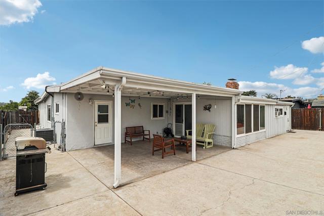 1097 Wayside Ave, El Cajon CA: https://media.crmls.org/mediaz/4341b5a3-4b50-454d-a3ea-0b4e080b301b.jpg