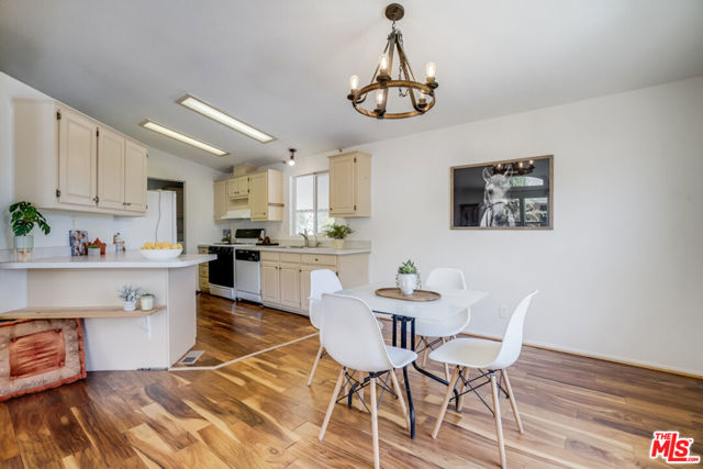 4201 Topanga Canyon Blvd, 39 photo 7