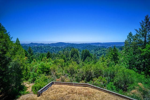 1374 Weston Ridge Road, Scotts Valley CA: https://media.crmls.org/mediaz/434264d1-a6e9-4664-b0fe-8753ab1c2776.jpg