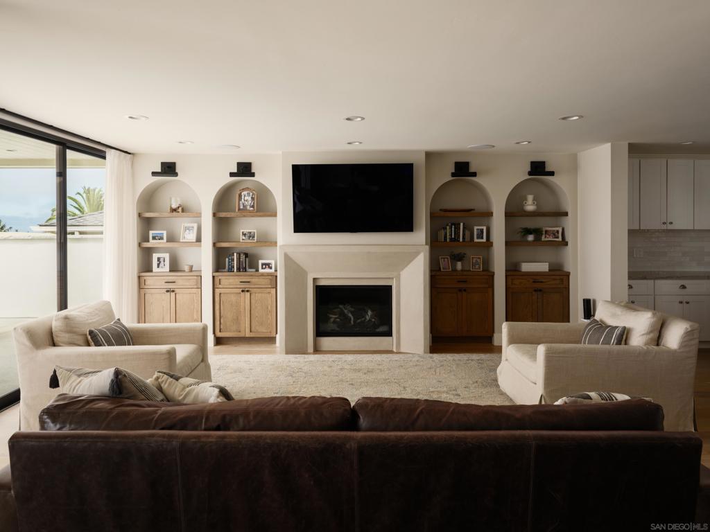 1185 Barcelona Dr - photo 7