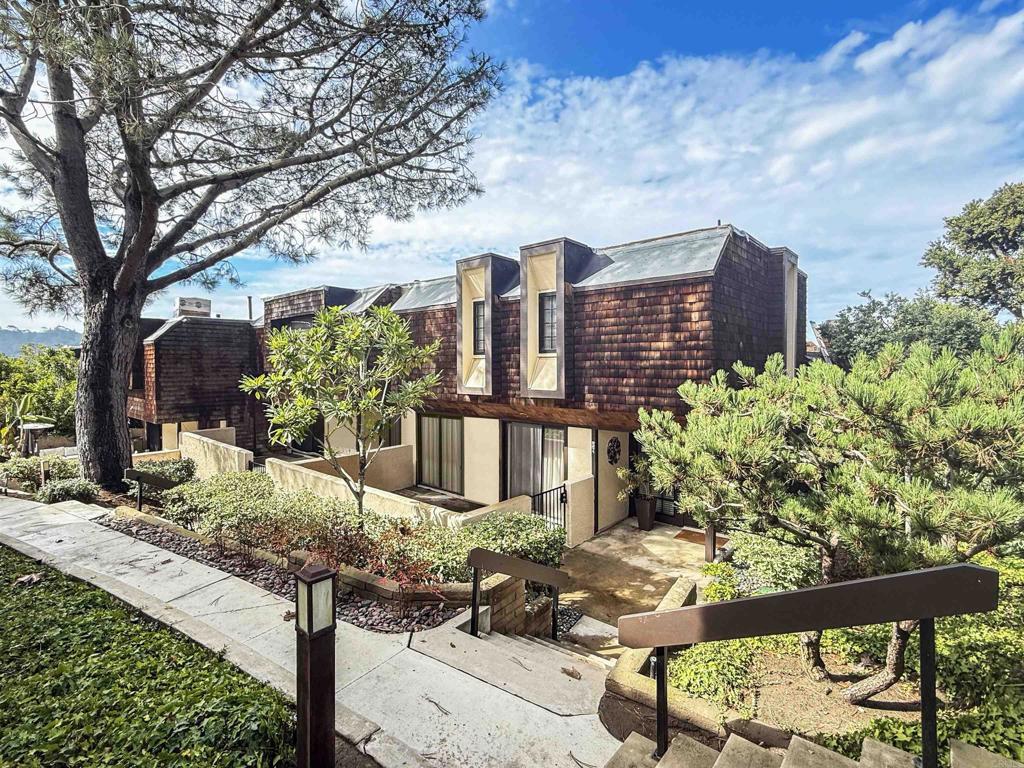 2271 Del Mar Scenic Parkway