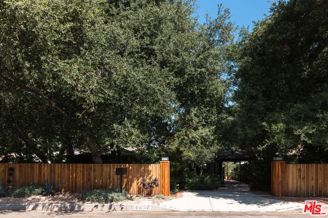 8427 Oswego Street, Sunland CA: https://media.crmls.org/mediaz/43436178-824c-4847-8929-a2b23dc63184.jpg