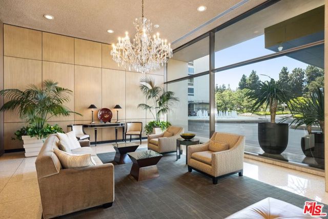 2220 Avenue Of The Stars, Los Angeles CA: https://media.crmls.org/mediaz/43440bb7-f5f3-427d-a070-e37379b04630.jpg