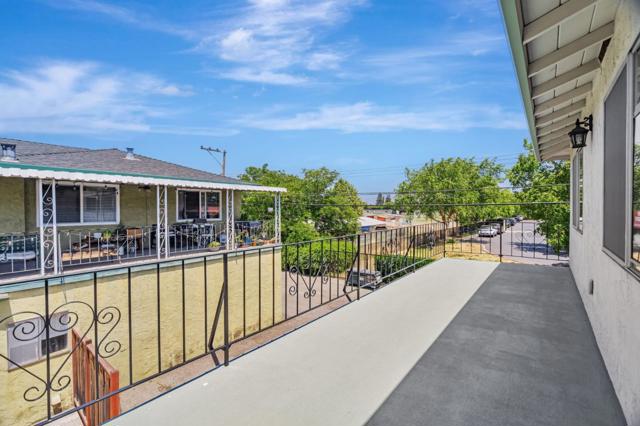 869 Bing Drive, Santa Clara CA: https://media.crmls.org/mediaz/43449eba-225d-48c5-970d-61b0261c3918.jpg