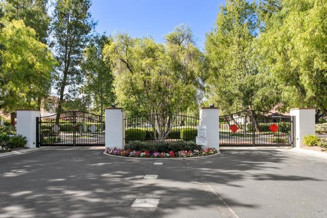3385 Wild Oak Lane, Escondido CA: https://media.crmls.org/mediaz/4344abe2-92f8-45b5-bd30-cab78d869247.jpg