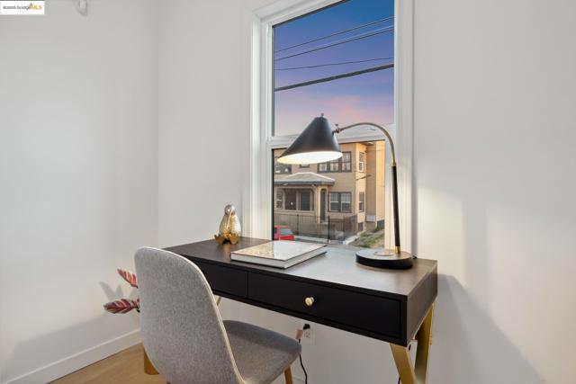 904 41st St, Oakland CA: https://media.crmls.org/mediaz/43453039-266c-457e-a4e8-78f5d3ca1396.jpg