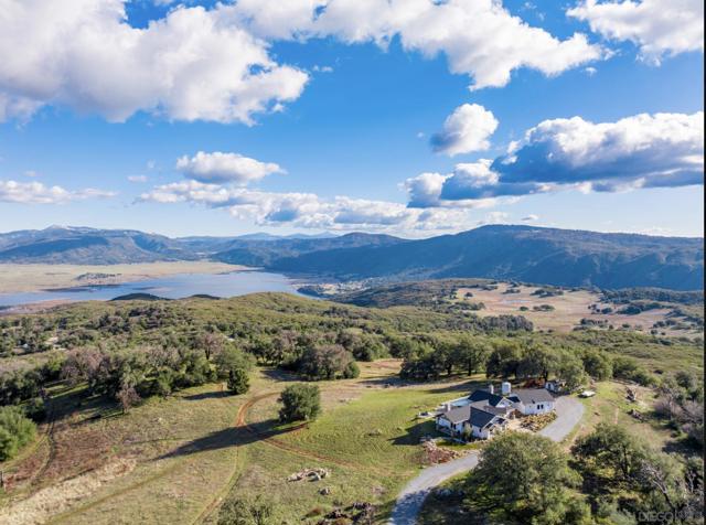 31071 Panorama Trail, Santa Ysabel CA: https://media.crmls.org/mediaz/434532da-b963-4434-a4a2-c170ad3f0323.jpg