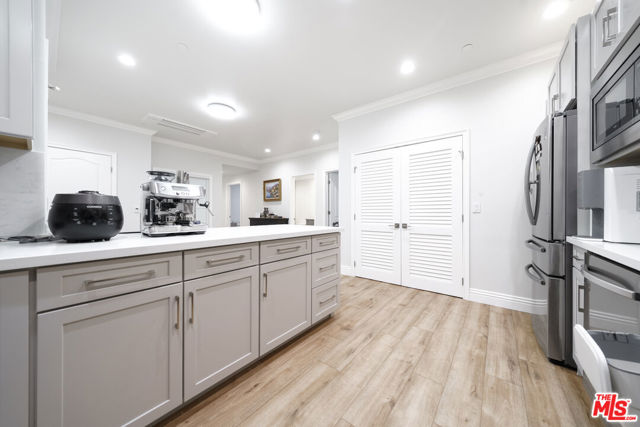 944 S Serrano Avenue, Los Angeles CA: https://media.crmls.org/mediaz/43455be8-8c51-417c-a538-3c272a21ccee.jpg
