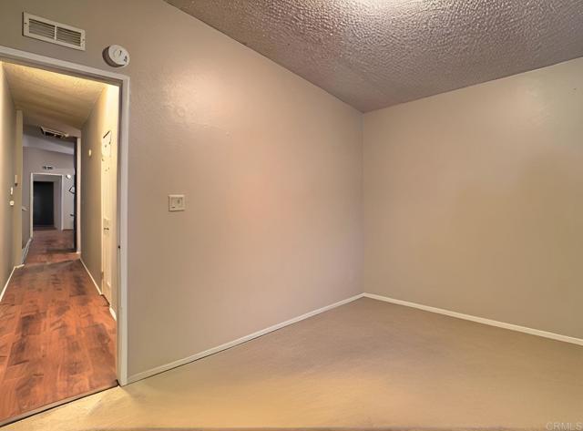 Home for Sale in Lakeside