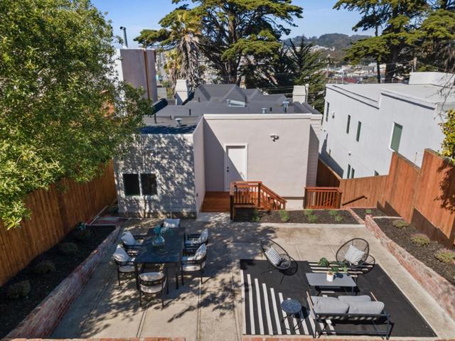 260 Curtis Street, San Francisco CA: https://media.crmls.org/mediaz/4346145b-541e-4e11-932e-3b8a734b5a96.jpg