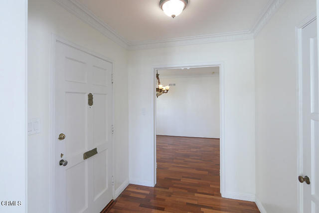 Detail Gallery Image 3 of 31 For 3411 S Cochran Ave, Los Angeles,  CA 90016 - 3 Beds | 2 Baths