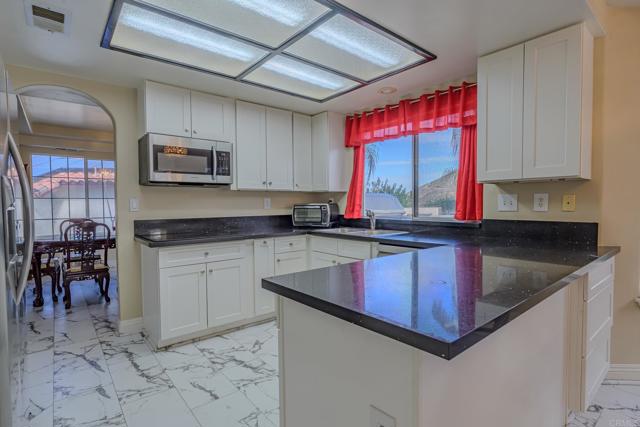 22633 Inspiration Pt, Canyon Lake CA: https://media.crmls.org/mediaz/434878f3-5bda-4dba-a62a-063165e3001e.jpg