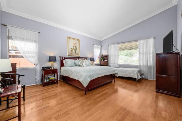 11075 Mulgrave Road, San Diego CA: https://media.crmls.org/mediaz/43488ec8-a0ae-4a33-bdf5-2d1fbfab63bb.jpg