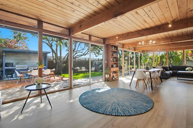 3558 Siembre St, Bonita CA: https://media.crmls.org/mediaz/4348a816-bb49-4057-8a3a-34c0374017c8.jpg