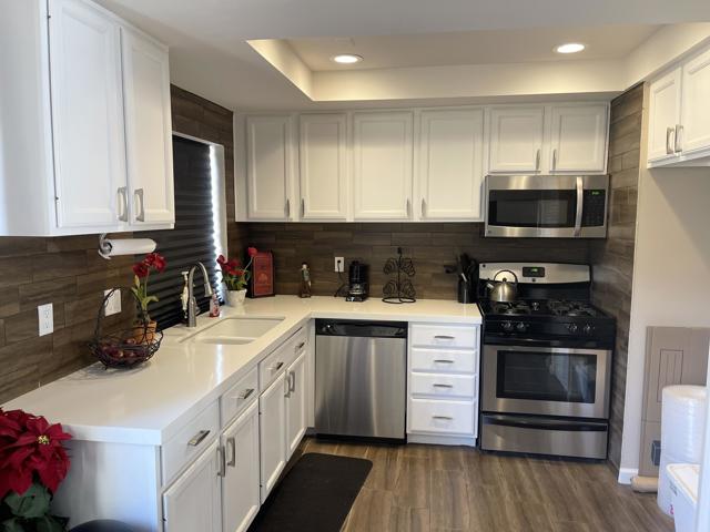 72725 Jack Kramer Lane, Palm Desert CA: https://media.crmls.org/mediaz/4348abfd-5f76-4723-8a16-832b7091a539.jpg