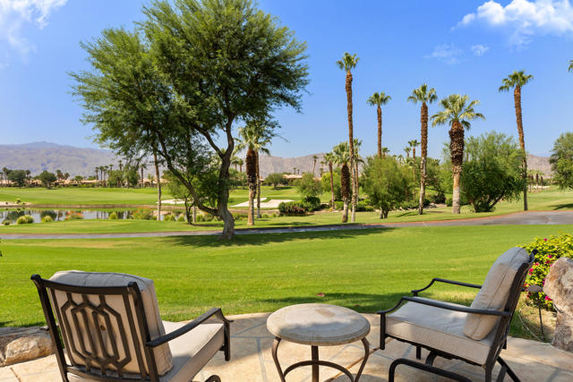 79953 Rancho La Quinta Drive, La Quinta CA: https://media.crmls.org/mediaz/4348eeb8-7f18-4264-a1ac-b3a07e8f1215.jpg