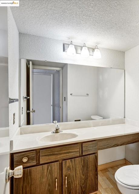 34607 Wells Ave, Fremont CA: https://media.crmls.org/mediaz/43490541-28d2-4665-9222-ab0eddcbf6e4.jpg