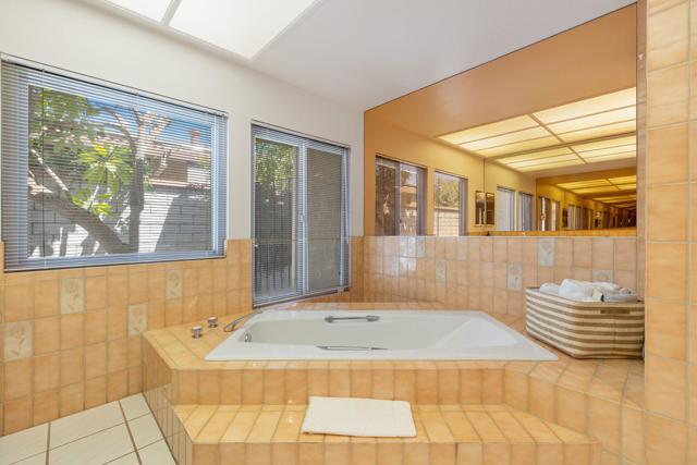 72056 Palm Haven Drive, Rancho Mirage CA: https://media.crmls.org/mediaz/434949d7-1380-43da-bffd-7896a3a34b20.jpg