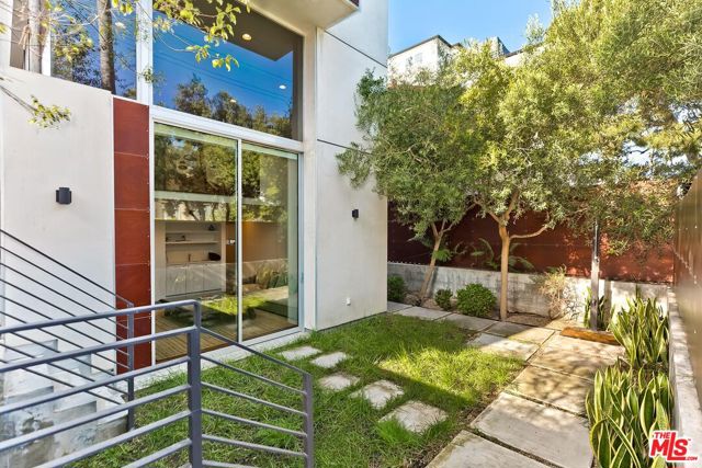 111 Eastwind Street photo 7