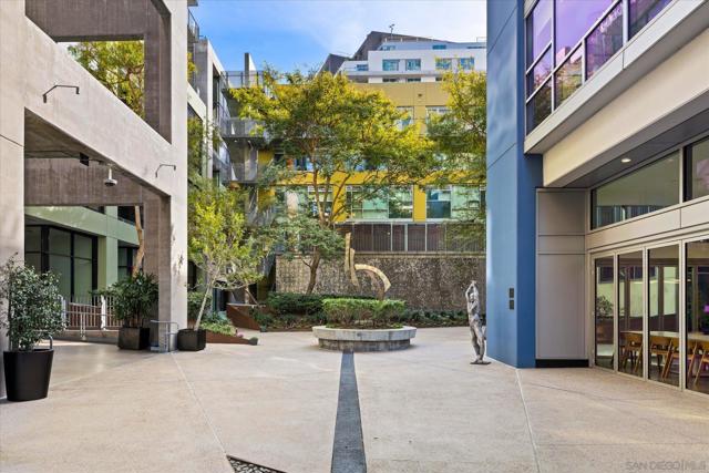 321 10Th Ave, San Diego CA: https://media.crmls.org/mediaz/434aedb9-17c0-4932-95cd-db85998180c8.jpg