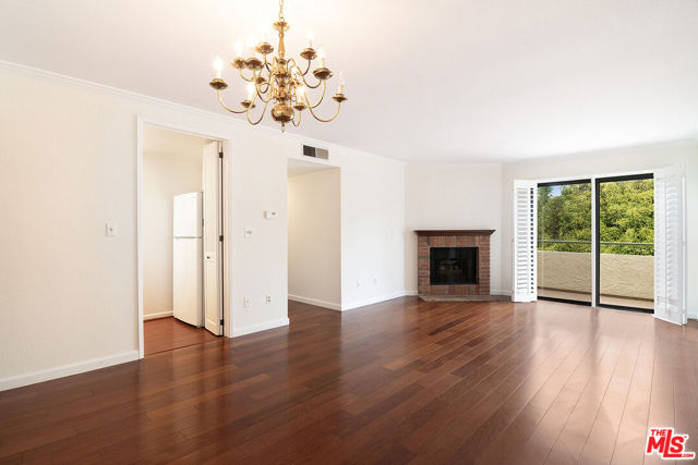 3544 S Centinela Avenue, Los Angeles CA: https://media.crmls.org/mediaz/434b0f0d-2554-4779-aada-e8626018d66d.jpg