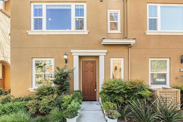 38930 Lemongrass Way, Newark CA: https://media.crmls.org/mediaz/434b3077-29d0-4dc6-b6f1-cf188c0d49d8.jpg