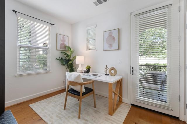 211 Okeefe Way, Mountain View CA: https://media.crmls.org/mediaz/434b82d1-0246-43f3-8def-2e3089d5bbbf.jpg