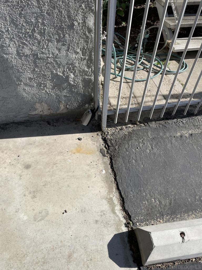 https://media.crmls.org/mediaz/434c962d-4301-4e1e-8bcc-5956e065081c.jpg?preset=X-Large