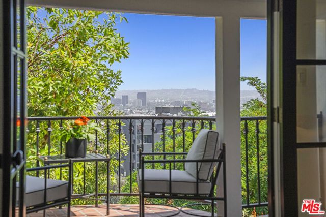 1348 Miller Drive, West Hollywood CA: https://media.crmls.org/mediaz/434d30bc-4166-404d-9ddb-4fac83cff8a0.jpg