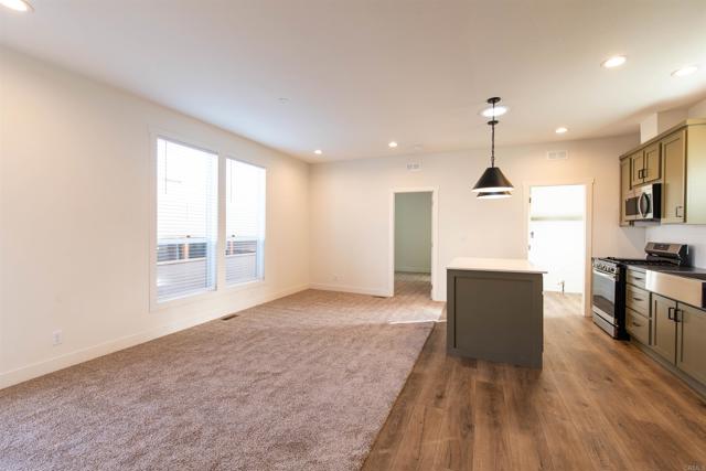 Detail Gallery Image 6 of 29 For 14272 Hoover St #126,  Westminster,  CA 92683 - 3 Beds | 2 Baths