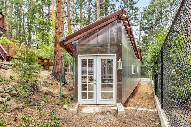 53200 Forest Lake Drive, Idyllwild CA: https://media.crmls.org/mediaz/434db326-29ab-4c97-a8cd-d94041e6001c.jpg