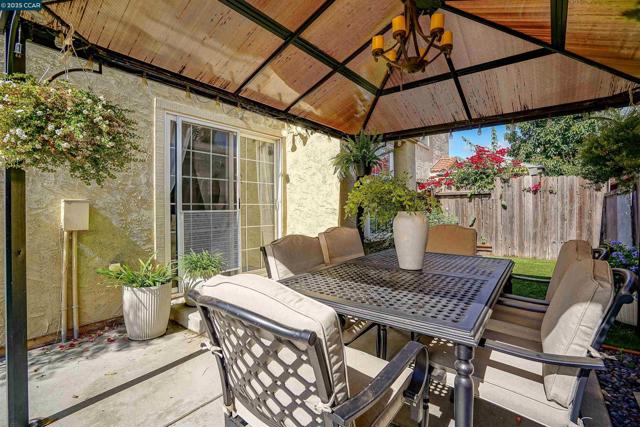 1031 Burnham, Pittsburg CA: https://media.crmls.org/mediaz/434f21da-2e4c-4d55-b449-700108e9f2c3.jpg