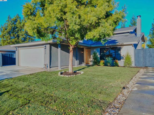 311 Foxboro Ct, San Ramon CA: https://media.crmls.org/mediaz/434f51f4-3669-4adc-af9b-586c704b0be7.jpg