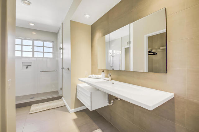 62 BATHROOM MLS SIZE