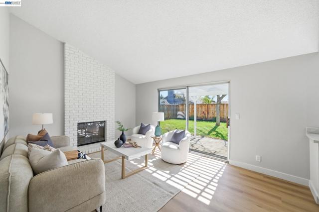 Image 9 of 47 For 5981 Skylinks