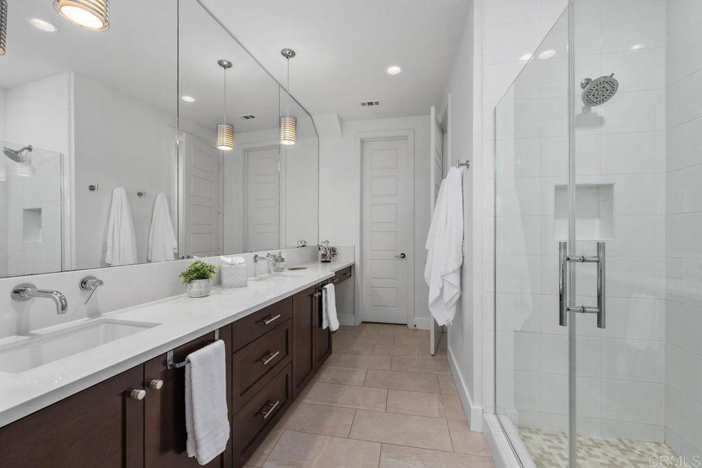 8383 Distinctive - photo 11