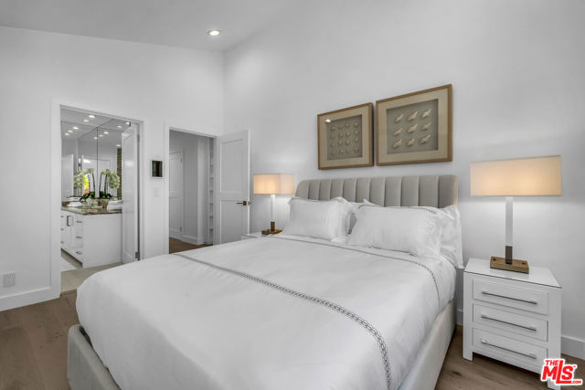 Image 36 of 43 For 2620 Grand Canal