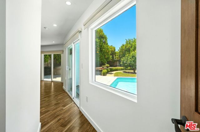 20616 Quedo Drive, Woodland Hills CA: https://media.crmls.org/mediaz/4350e768-2940-4bed-bebe-d5abc2be02e7.jpg