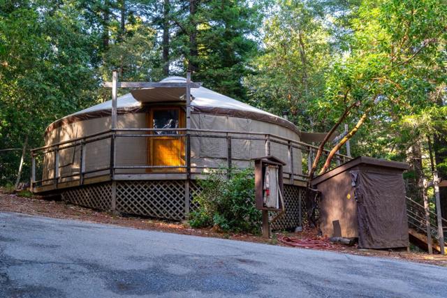 1301 Bear Creek, Boulder Creek CA: https://media.crmls.org/mediaz/43513952-a951-4933-8ebc-5d77446e0a31.jpg