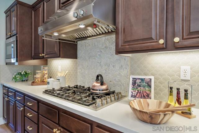 8297 Katherine Claire Lane, San Diego CA: https://media.crmls.org/mediaz/435324f6-f556-4d9d-82d9-201f90250a33.jpg