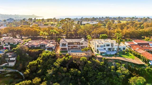 Detail Gallery Image 60 of 72 For 8341 La Jolla Scenic Dr, La Jolla,  CA 92037 - 5 Beds | 5/1 Baths
