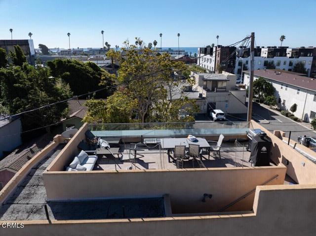 153 S South Laurel Street, Ventura CA: https://media.crmls.org/mediaz/43551725-a6a0-469c-a2e6-5a300356f5dc.jpg